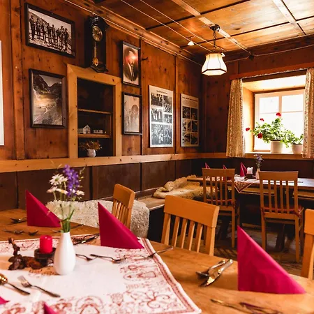 Gaestehaus Tauernhaus Pensión 3*