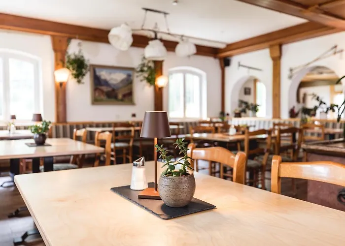 Gaestehaus Tauernhaus ゲストハウス