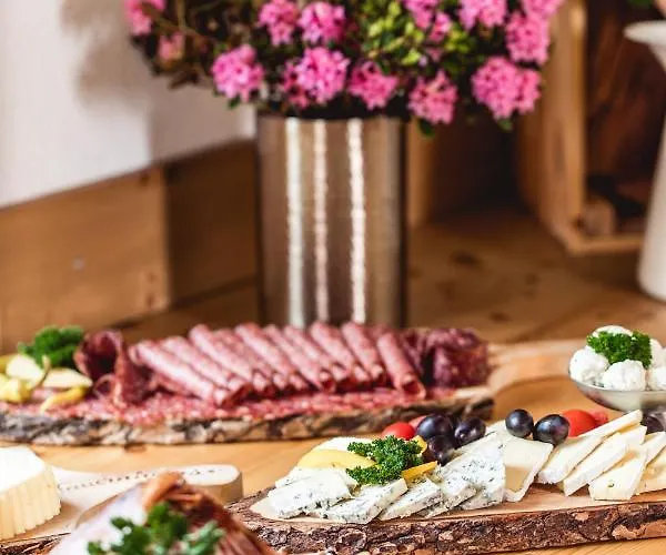 Gaestehaus Tauernhaus ゲストハウス マトライ・イン・オストティロル