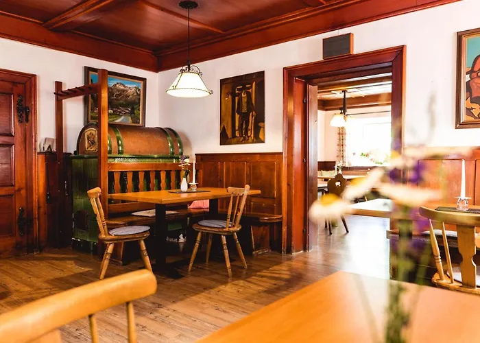 ゲストハウス Gaestehaus Tauernhaus