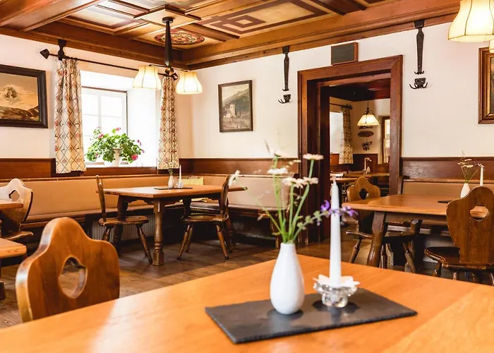 Gaestehaus Tauernhaus ゲストハウス 3*