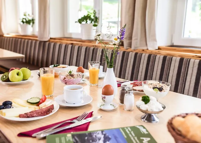 ゲストハウス Gaestehaus Tauernhaus