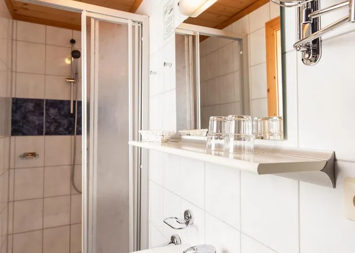 ゲストハウス Gaestehaus Tauernhaus