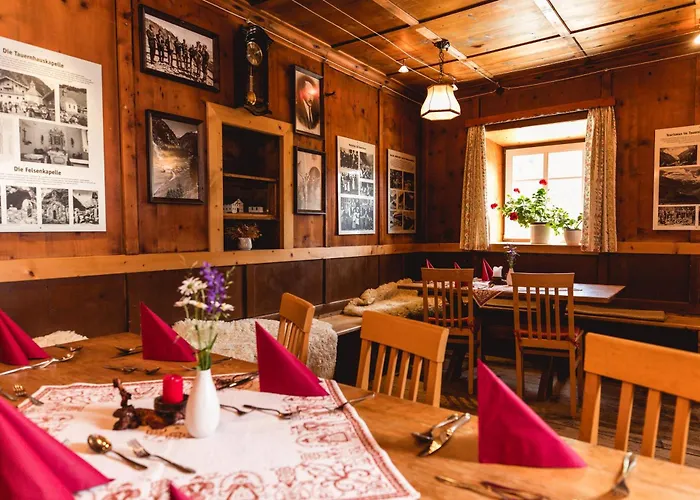 Gaestehaus Tauernhaus ゲストハウス 3*